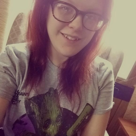 Meet your Posher, Nicole - Picture 1 of 1